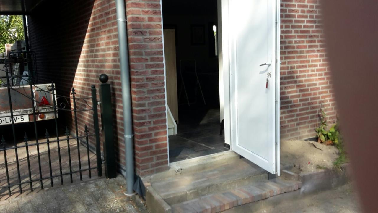 Vakantiehuis B&B De Bosrand フロースベーク エクステリア 写真